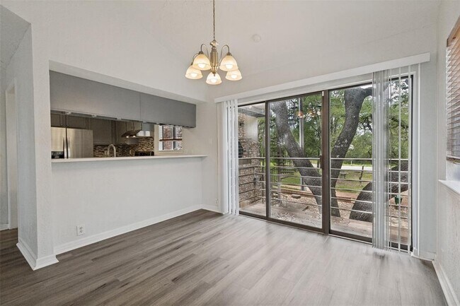 Building Photo - 6810 Deatonhill Dr