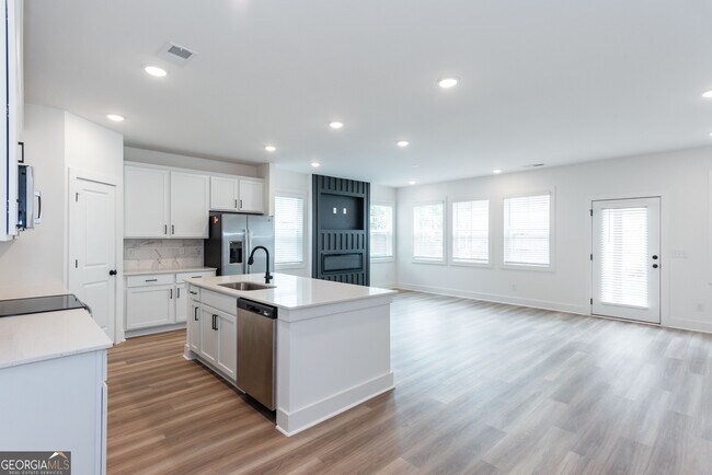 Building Photo - 3140 Marbella Cir