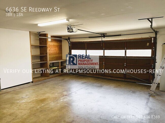 Building Photo - 6636 SE Reedway St