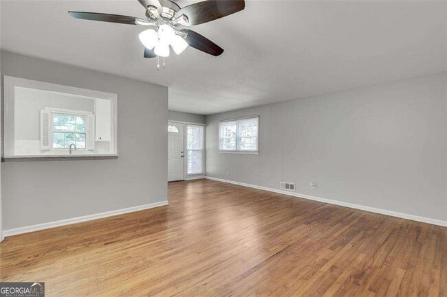 Building Photo - 799 Marstevan Dr NE