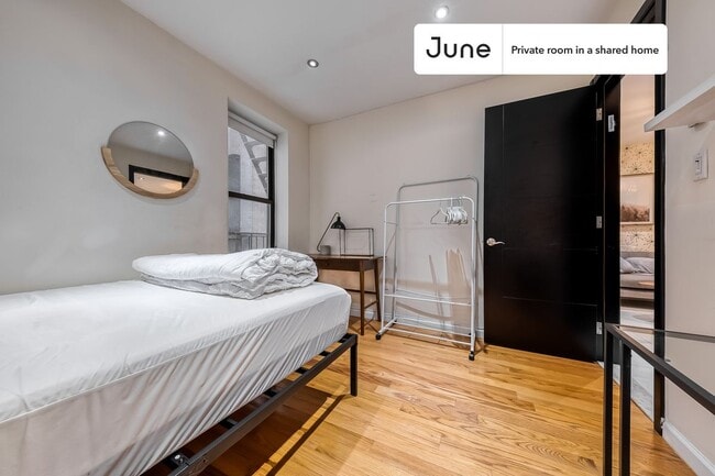 Building Photo - Room in Shared 4 bed/2 bath home