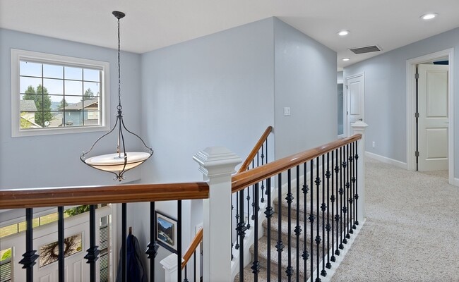 Building Photo - Desirable Oregon City / Luxury Home, High End Amenities, Central Air, Central Vac, Tank-less Hot ...
