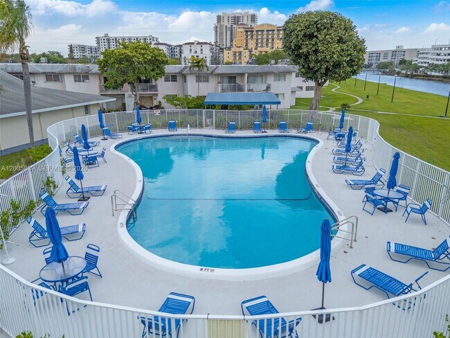 Building Photo - 7560 SW 82nd St