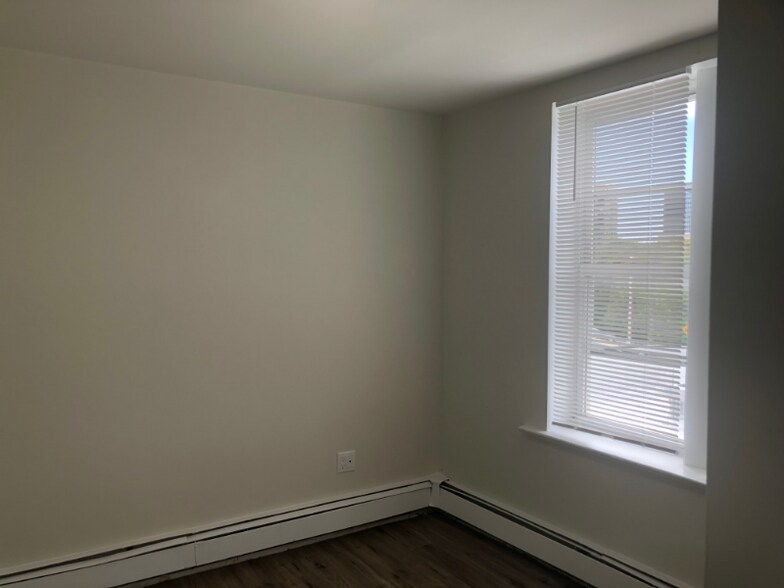 Building Photo - 251 Beacon Ave