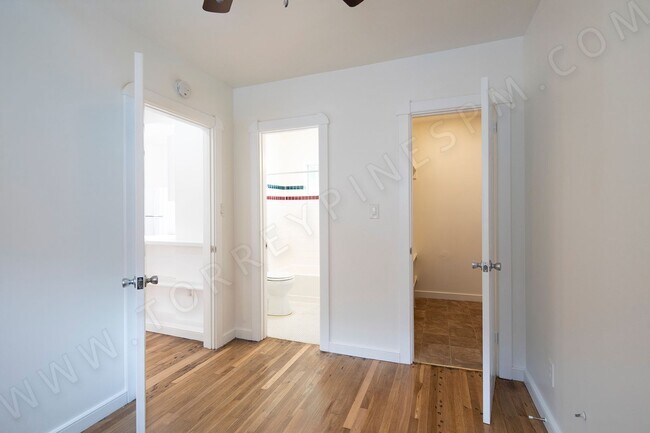 Building Photo - Bankers Hill 1BR, Nestled Between Balboa P...