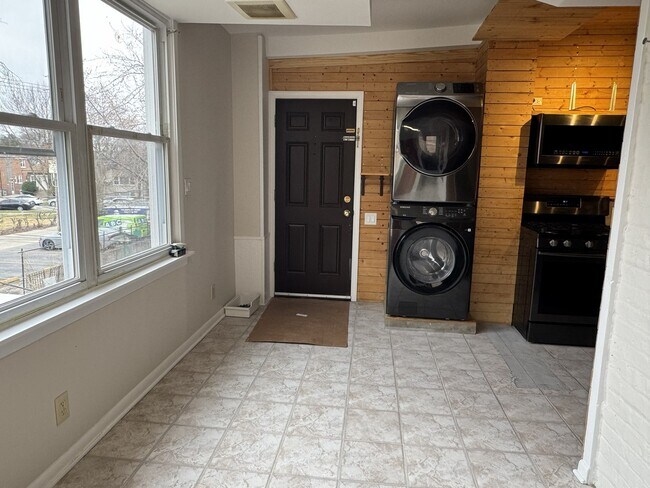 Building Photo - 5816 W Higgins Ave