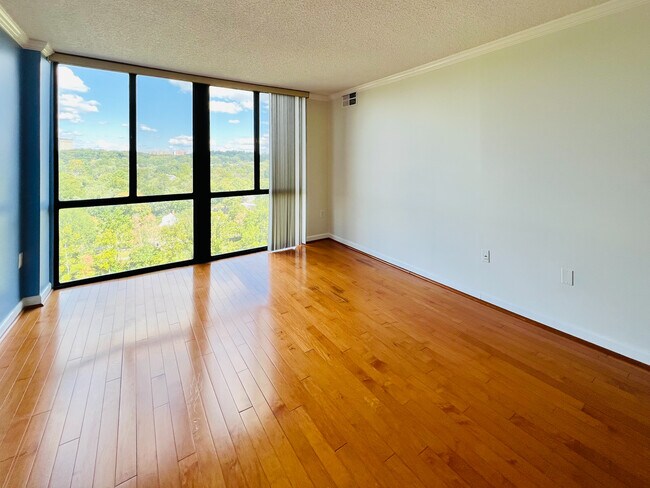 Building Photo - 5300 Holmes Run Pky