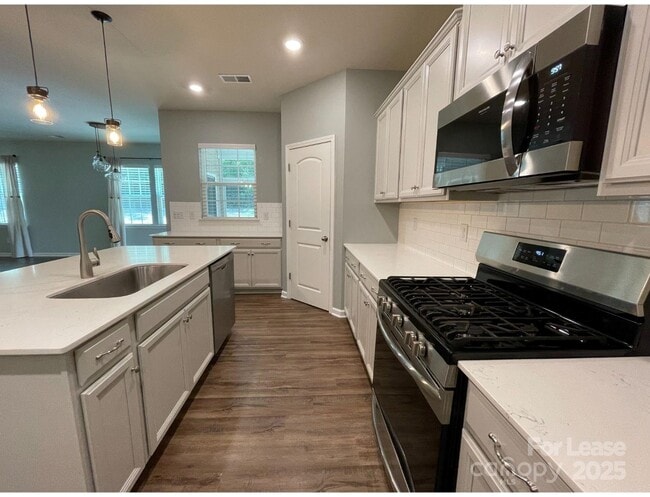 Building Photo - 141 W Morehouse Ave