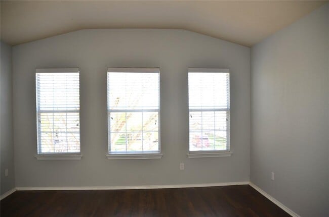 Building Photo - 218 Baldwin St