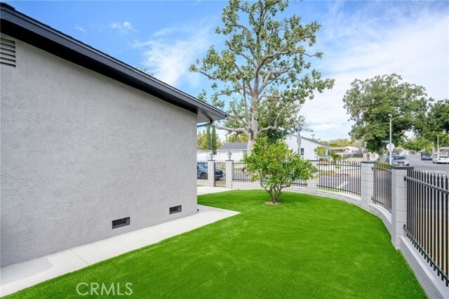Building Photo - 13950 Stagg St