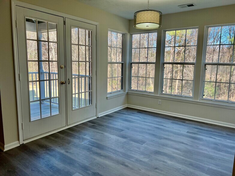 Sunroom - 9373 Manowar Ct