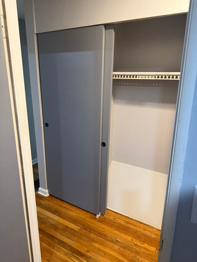 Building Photo - 1894 Pannell Ave