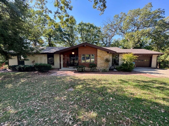 Building Photo - 206 Forest Park Pl