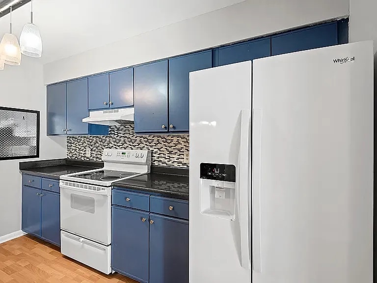 Building Photo - Room in Condo on Finley Forest Dr