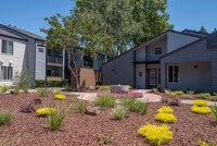 Building Photo - Pheasant Pointe
