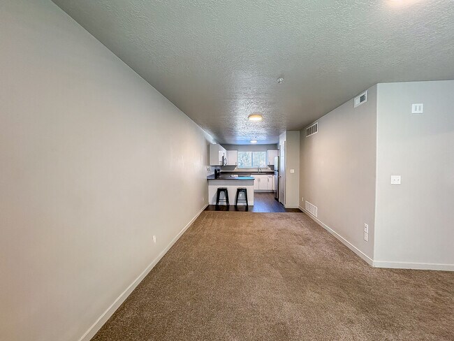 Building Photo - 64 W 600 S