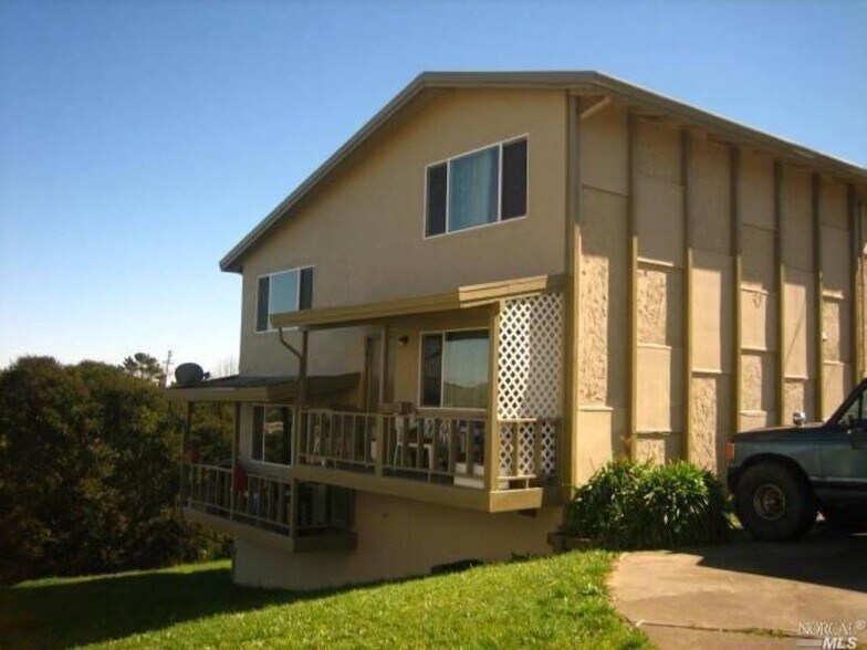 Primary Photo - 142 Harrier Ave