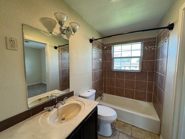Building Photo - 3-Bedroom House for Rent in Killeen
