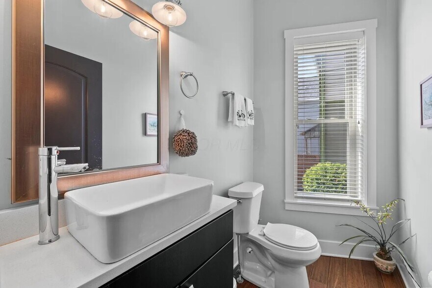 Building Photo - 144 Wilson Ave