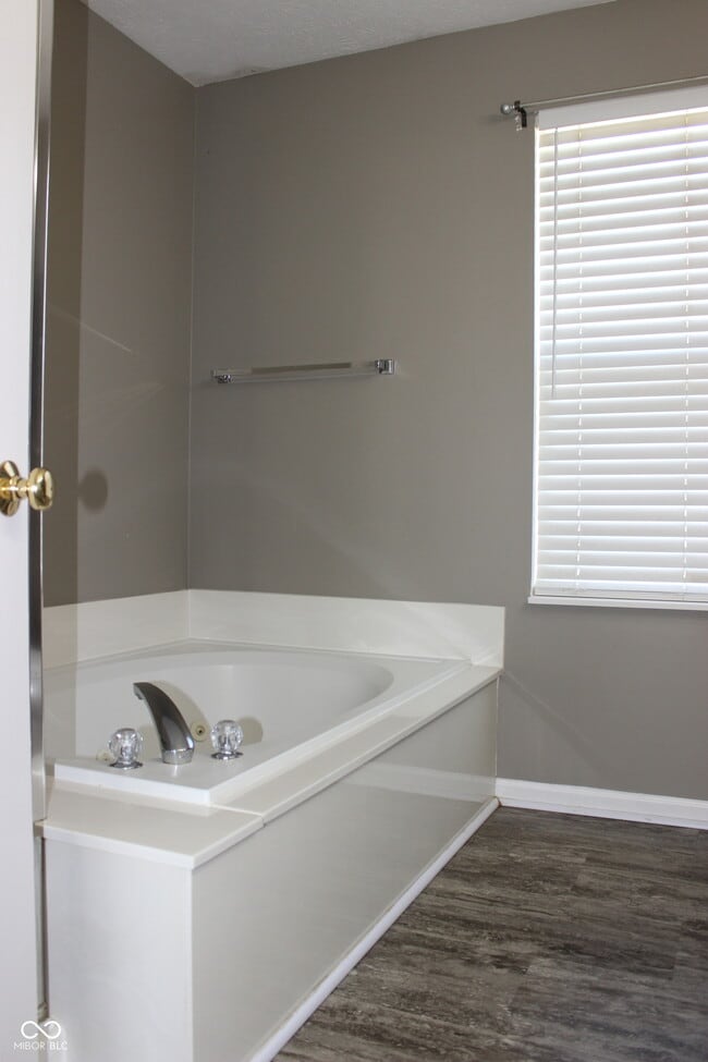 Building Photo - 5064 Gunston Ln