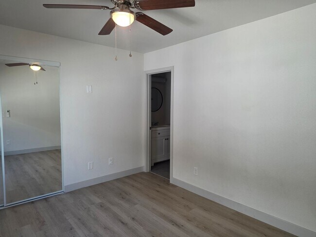 Building Photo - 195 Hacienda Loop