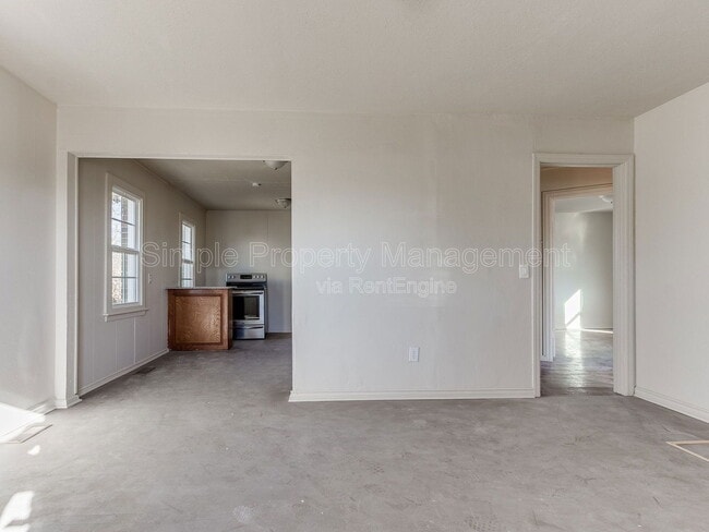 Building Photo - 517 E Boeing Dr