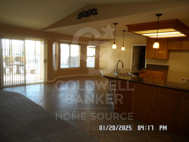 Building Photo - 3 Bedrooms, 2 Bathrooms, Approx. 2492 sq. ...