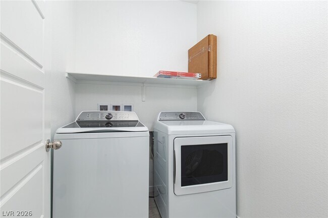 Building Photo - 9583 Noah Pointe Ave