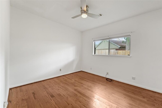 Building Photo - 13127 Waldemere Dr