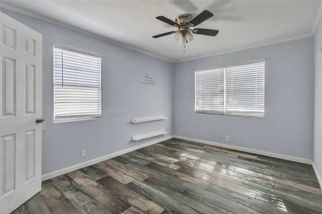 Building Photo - 2848 Azalea Ave