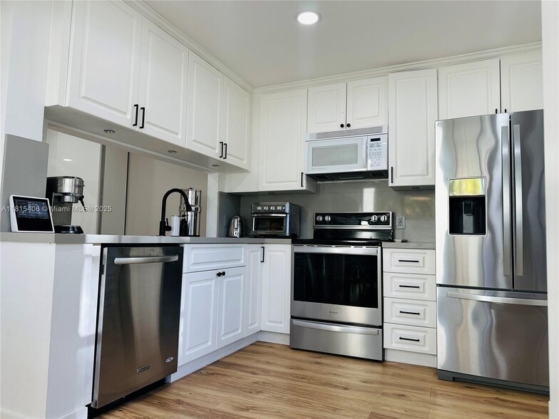Primary Photo - 20903 Leeward Ct