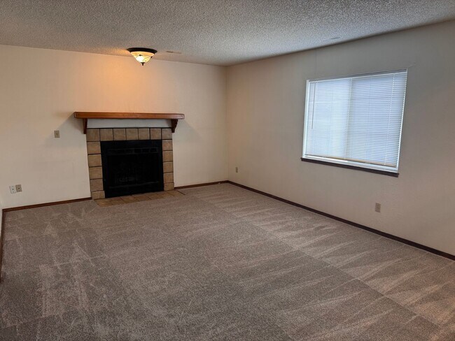 Building Photo - 3827 Glenhurst St