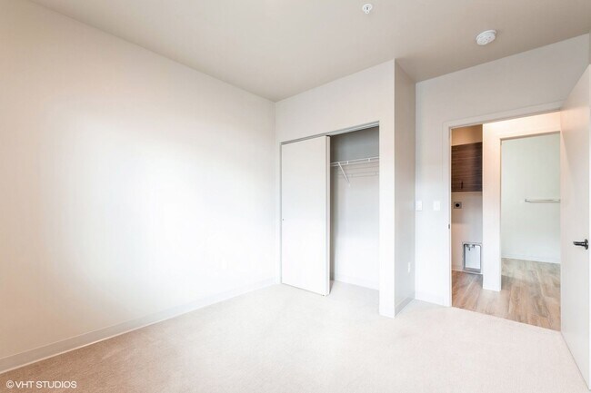 Building Photo - 2 Bed 2 Bath Apartment!