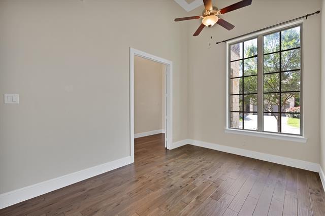 Building Photo - 2600 Fairhill Ln