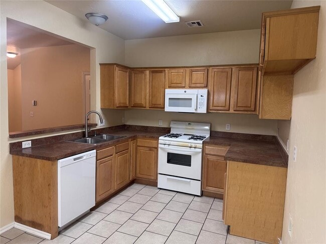 Building Photo - 9605 SW 16th St