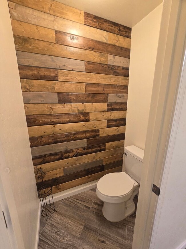 Building Photo - Beautiful 3 bedroom, 2 bath Home available