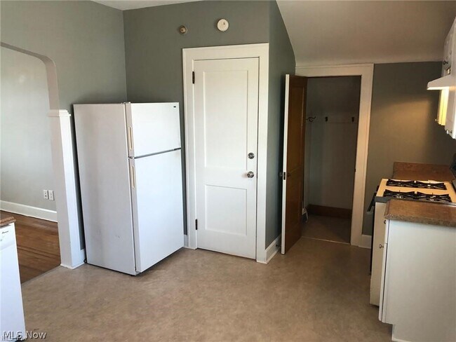 Building Photo - 6156 Kelsey Rd