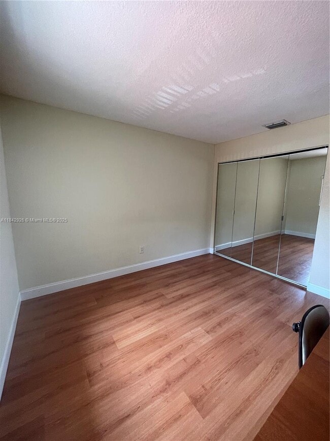 Building Photo - 10290 SW 139th Ct