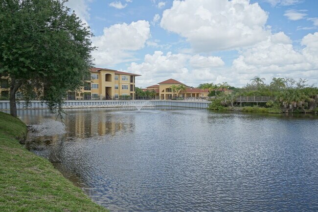 Building Photo - Beautiful 2-Bedroom, 2-Bathroom Condominiu...