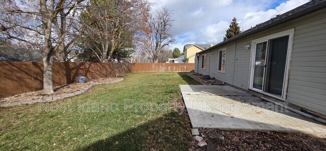 Building Photo - 1123 N Watson Way