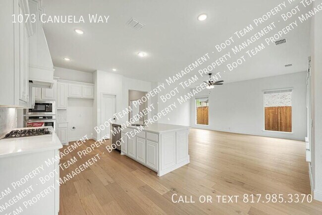 Building Photo - 1073 Canuela Way