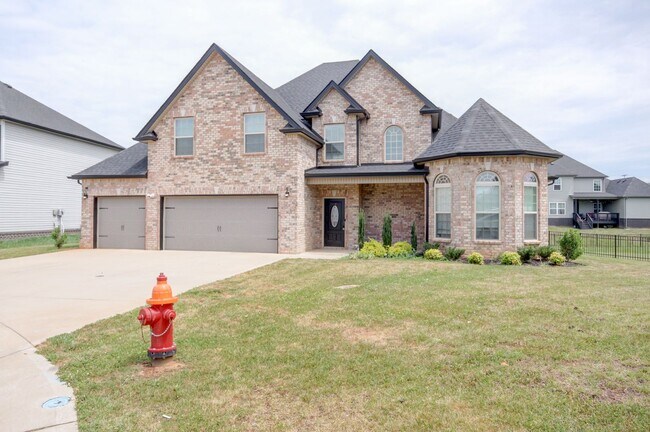 Building Photo - mega Huge wow. 4 bed 3 bath.