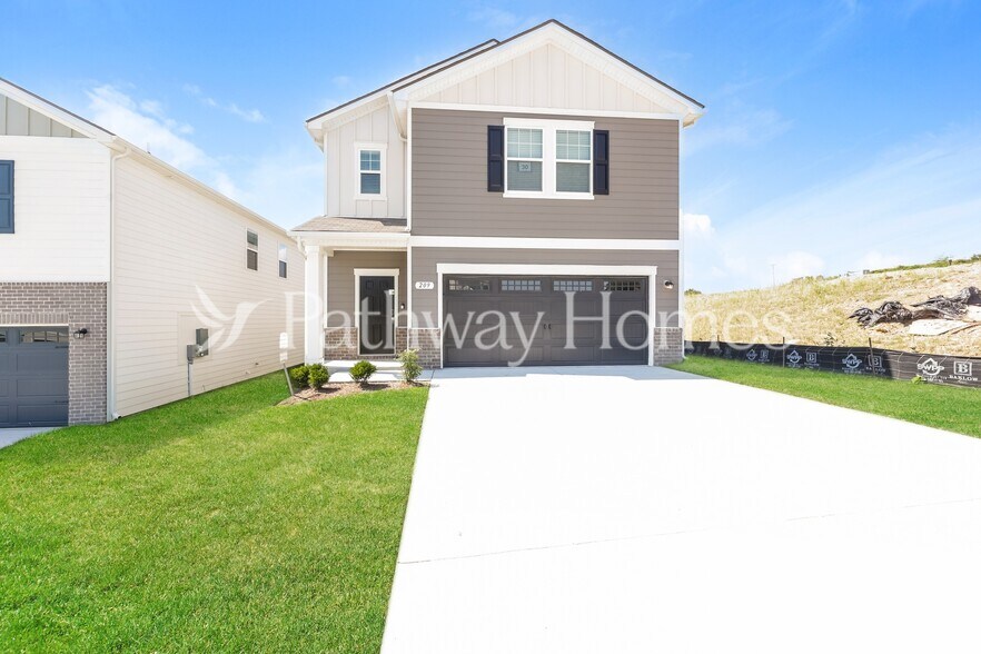 Primary Photo - 209 Wild Daisy Wy