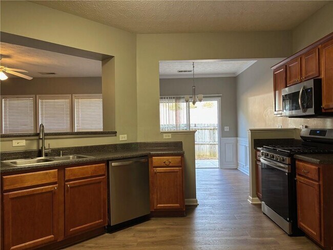 Building Photo - 303 Barberry Pl