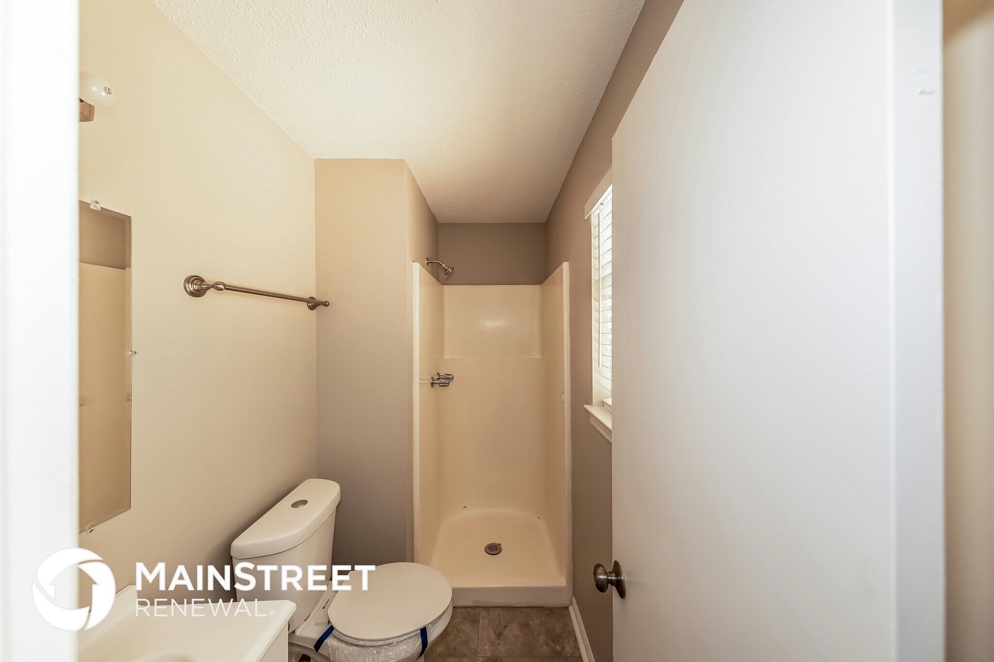 Building Photo - 6101 Meadow Crest Cir