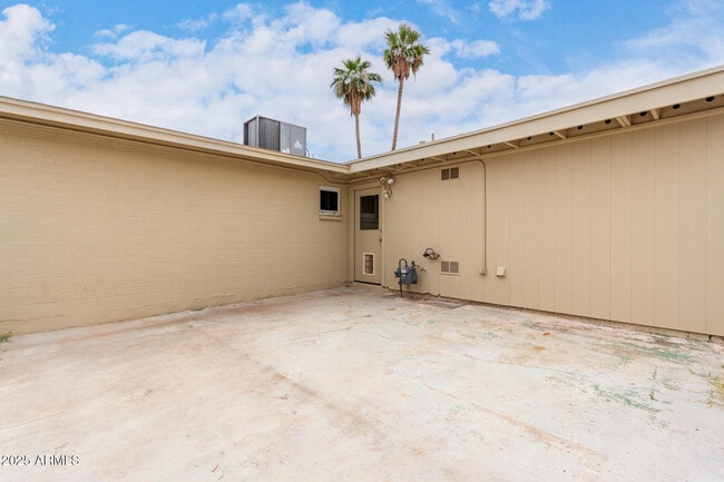 Building Photo - 1122 E Marny Rd