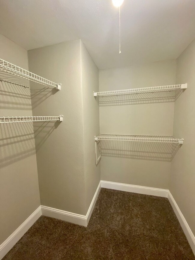 Building Photo - Charming 2bed / 2bath Condo for Rent at Bl...