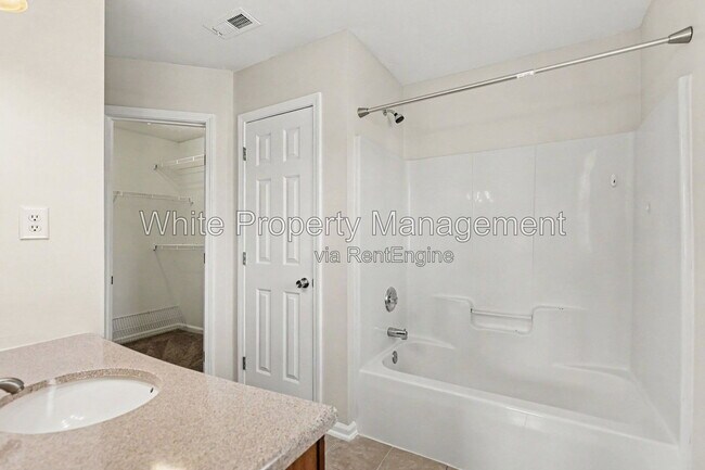 Building Photo - 1716 Starling Ct
