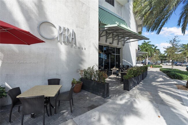 Building Photo - 1750 N Bayshore Dr