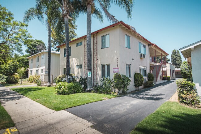 Building Photo - 14215 Sylvan St